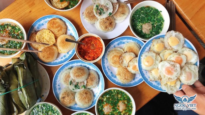 banh-can-an-vat-duong-pho-kinh-dien